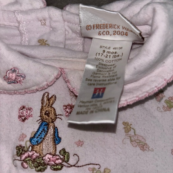 Vintage Peter Rabbit “The World of Beatrix Potter” baby onesie - Picture 4 of 6